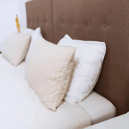Blue Point Lisbon, Bairro Alto Apartment *